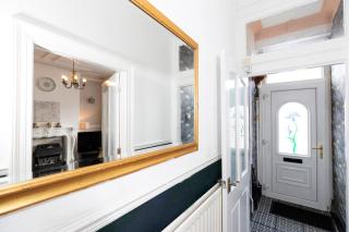OG Stays- 4bedroom house, sleeps 8, Near Nissan & Stadium of light - 3