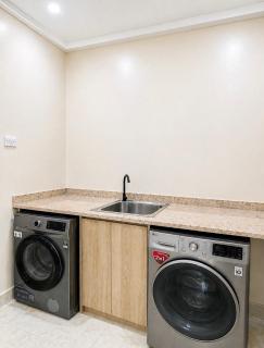 Happy Lodge Shortlets & Suites, Freedom Way, Lekki phase 1 - 2