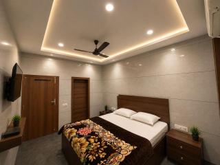 Crown Guest House - 5