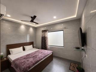 Crown Guest House - 3