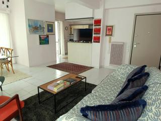 Laura' s, comfy apt in Piraeus centre! - 7