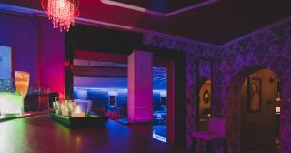 Villa X Budapest with Private Jacuzzi and Sauna - 1