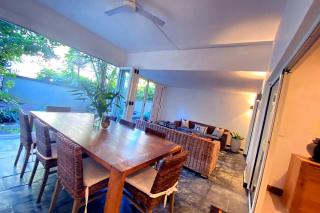 Spacious Two-Bedroom Apartment by the Beach - 1