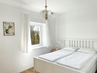 Duży Apartament z Ogródkiem i Parkingiem by Noclegi Renters - 8