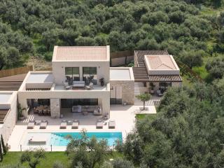 Valerozo Villas - Exclusive Beachside Experience - 8