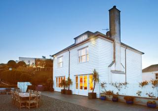 Luxury Coastal Cottage with Harbour Views - 4