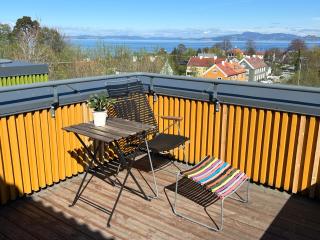 House close to city by the fjord - 3