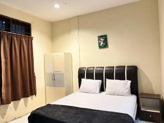 Hotel O near Universitas Sumatera Utara formerly Aljadid Guest House Pajus - 1