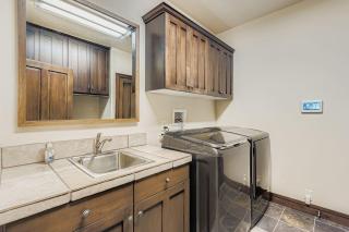 2744 The Cove! Modern Luxury Townhome with Hot Tub, Pool, and Shuttle to the Slopes! home - 9