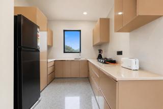 ELIVAAS Panchvati Veloraa Pet-Friendly 6-BHK Apartment with Panoramic Views & Outdoor Seating - 5