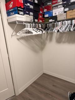 1 Room in a 2bedroom in a Modern City Condo - 2