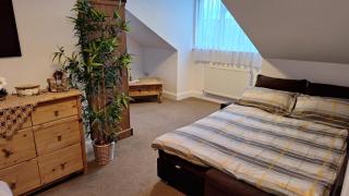 Cozy Loft-Style Room on Kensington Avenue, CR7 - 4
