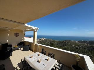 Duplex avec Jacuzzi, piscine, terrasses et vues a 180º sur la mer - 9