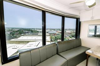Neil's Cozy Crib in JTower - 2
