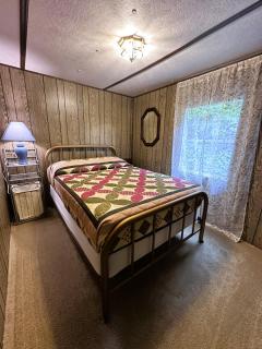 Grammie's Cozy Lakefront Cabin - 2