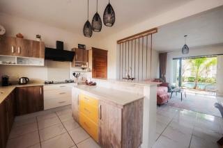 White Stone Apartment - 5 mins to the beach by ACS - 6