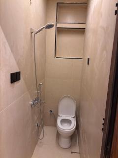 Two rooms and a lounge with a view of the northern ring road, and a private parking space - 5