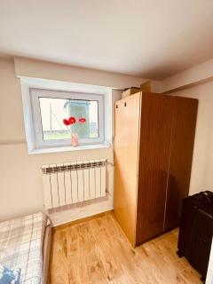Modern Solo Room, Quiet Workspace & Comfy Bed - 0