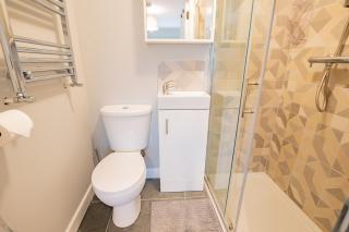 Luxury Studio Accommodation - 6