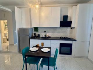 Sasha Collection, Quiet Comfort, Free Parking - 2