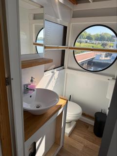 Hausboot auf dem Unterbacher See - 5