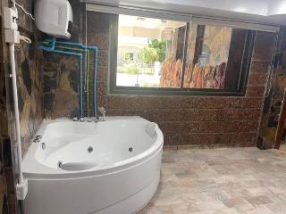 Patong Beach private Villa - Patong Beach - 2