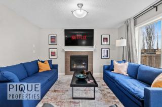 Game Night Retreat - HotTub - AC - FireTable - BBQ - Kingbed - 9