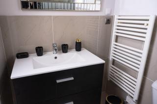 Maison annexe avec une chambre climatisation et place de stationnement - 3