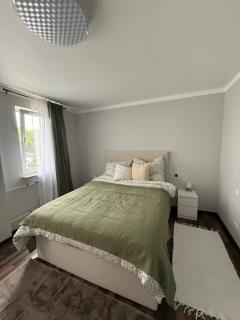 Modern, Fully Furnished 3-Room Apartment - 1