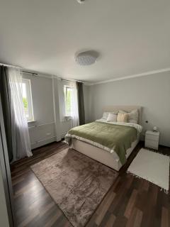 Modern, Fully Furnished 3-Room Apartment - 3