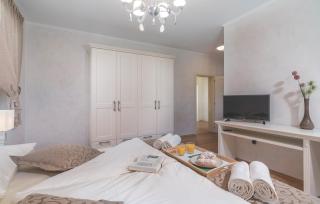 Exclusive Villa Milanni mit riesigem Pool und Jacuzzi - 7