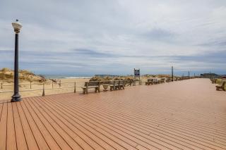 Steps to Shore & Boardwalk! Ocean Grove Getaway - 8