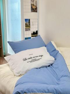 54Hongdae Station Area, Yeonnam, Hongdae Street, 15 Minutes from Itaewon, Single Accommodation, Fully Furnished - 1