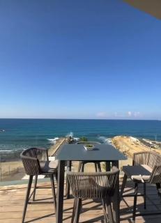 Penthouse With Jacuzzi on the Beach by Lime Luxe - 3