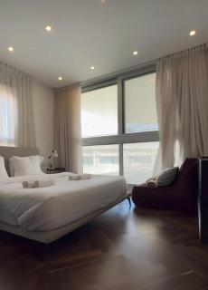 Penthouse With Jacuzzi on the Beach by Lime Luxe - 2