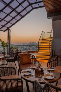 PINNACLE Udaipur - Boutique Rooftop Pool Hotel, Near the Lakes - 6