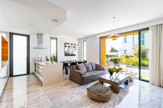 Villa Laurus 2 by Ezoria Villas - 9