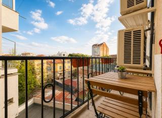 Spacious 3BR in the Center - Kitchen Smart TV's - 6