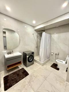 Brand new Studio on leafy Erkindik blvd - 2