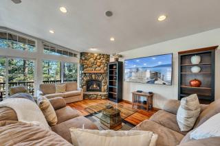 Bright 3BDR Near Beach and Slopes - 0