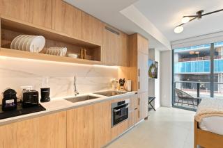 Studio with Skyline Views Near Bayfront Park - Miami - 9