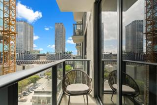 Studio with Skyline Views Near Bayfront Park - 6