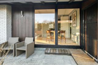 Holiday Home With Vintage Finds And Personal Art - 7