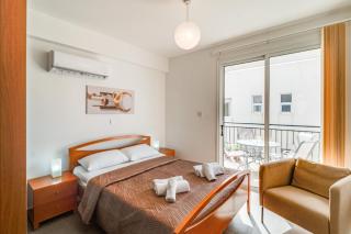 Steni Views Apartment by Ezoria Villas - 2