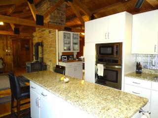 Beautiful Modern 4 BD Cabin 4km from Gillette - 1