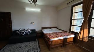 Lloyd's Vintage Home - Bhowāli - 3