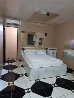 Motel na Linha do Equador - 4