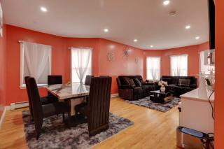 Stylish and Comfortable 3Bed 2Bath - 0