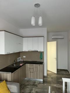 Eri Beach Apartments - 8
