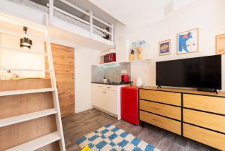 Goose Apartment with Parking - 1